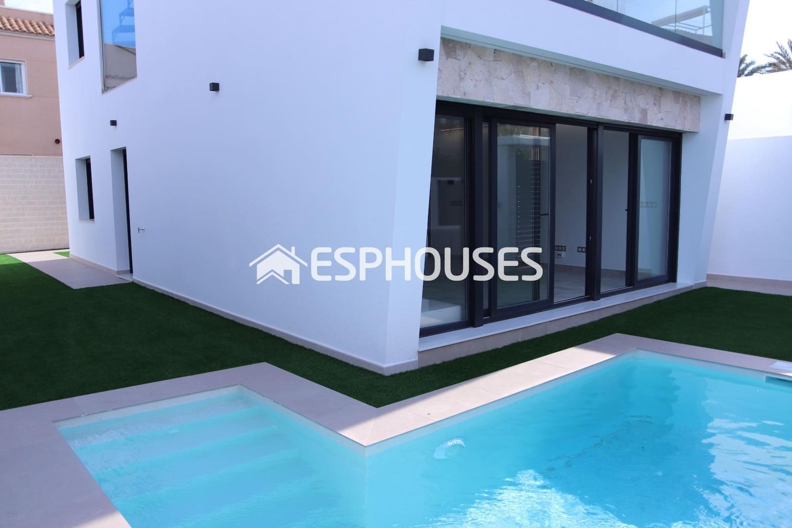 3 chambre Villa/Maison à vendre à La Mata avec piscine garage - 660 000 € (Ref: 9445236)