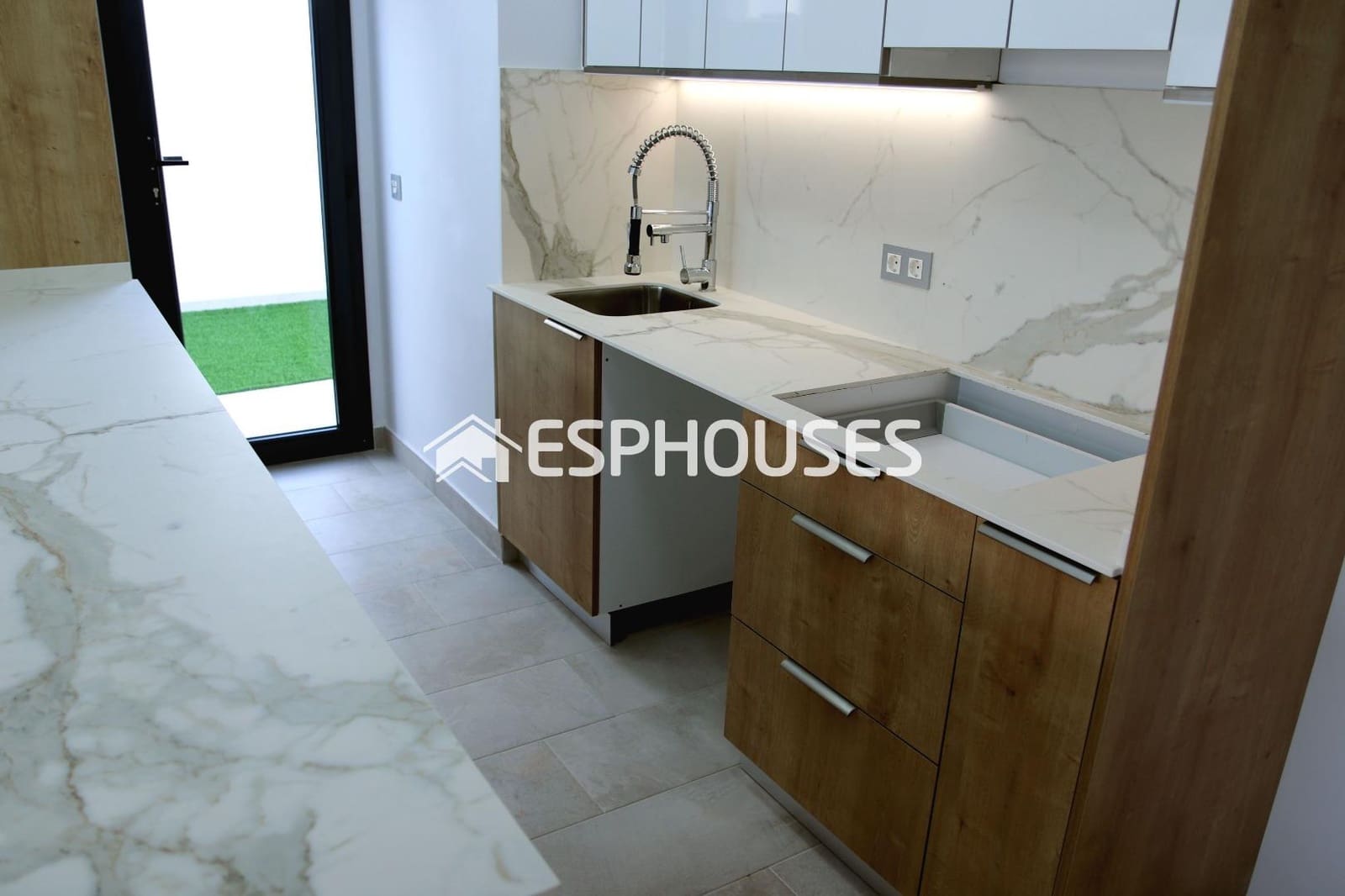 3 chambre Villa/Maison à vendre à La Mata avec piscine garage - 660 000 € (Ref: 9445236)