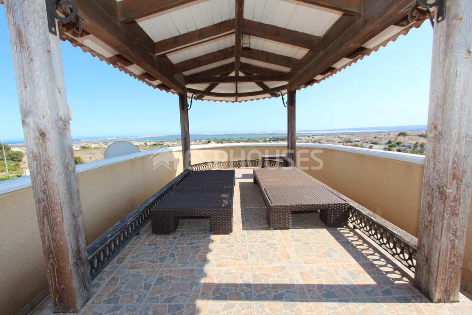 5 bedroom Villa for sale in Rojales with pool garage - € 980,000 (Ref: 9445238)