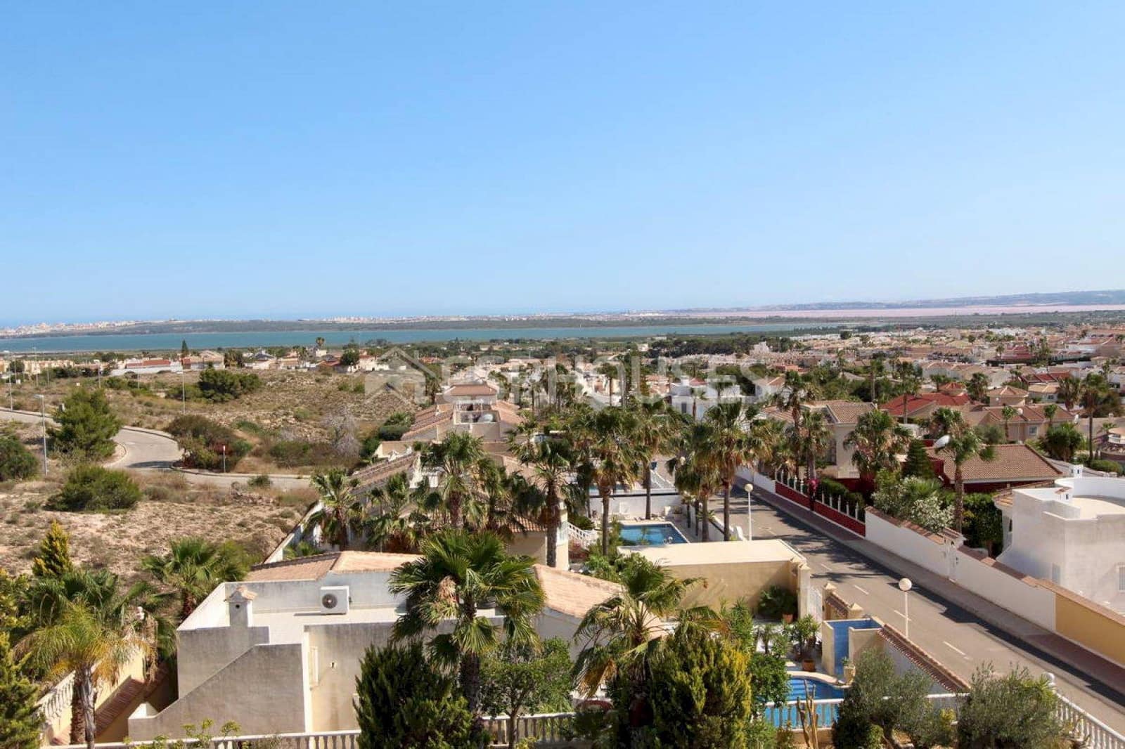 5 bedroom Villa for sale in Rojales with pool garage - € 980,000 (Ref: 9445238)