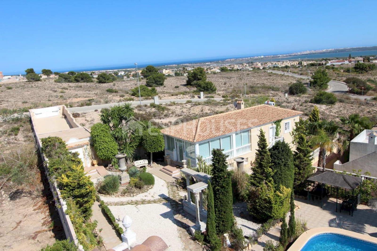 5 bedroom Villa for sale in Rojales with pool garage - € 980,000 (Ref: 9445238)