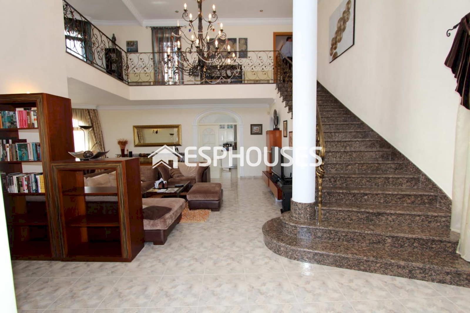 5 bedroom Villa for sale in Rojales with pool - € 980,000 (Ref: 9445238)
