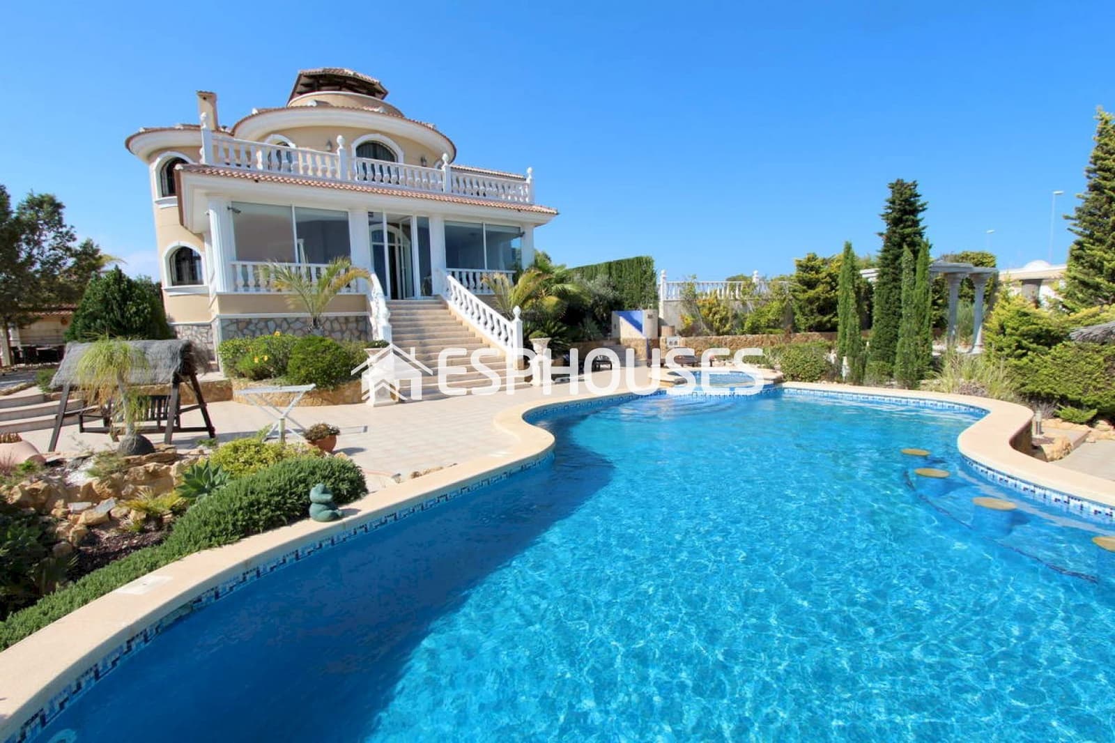 5 bedroom Villa for sale in Rojales with pool - € 980,000 (Ref: 9445238)