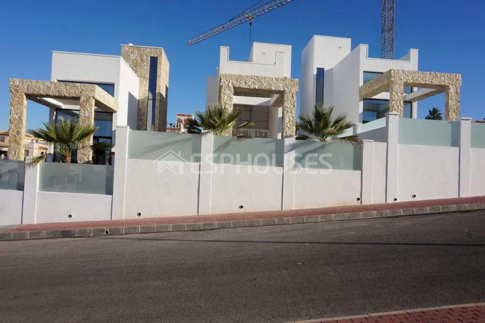 4 soverom Villa til salgs i Torrevieja med svømmebasseng garasje - € 599 000 (Ref: 9445239)