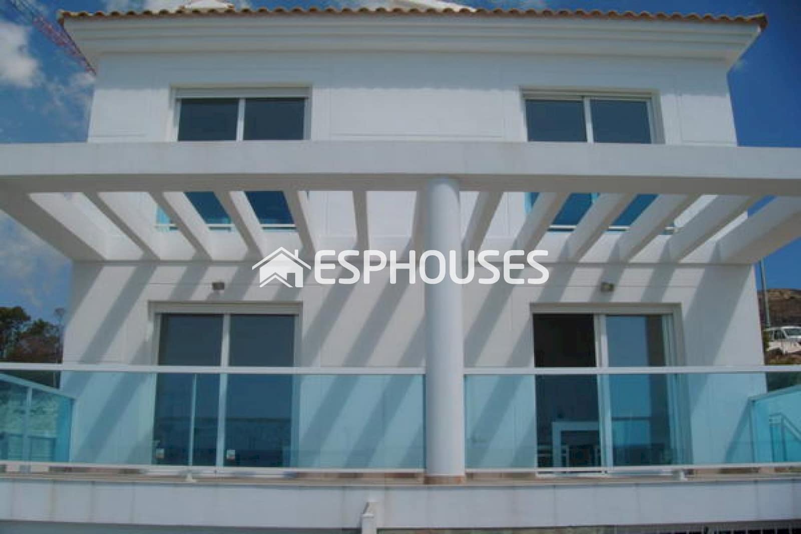 3 bedroom Villa for sale in Finestrat with pool - € 600,000 (Ref: 9445240)