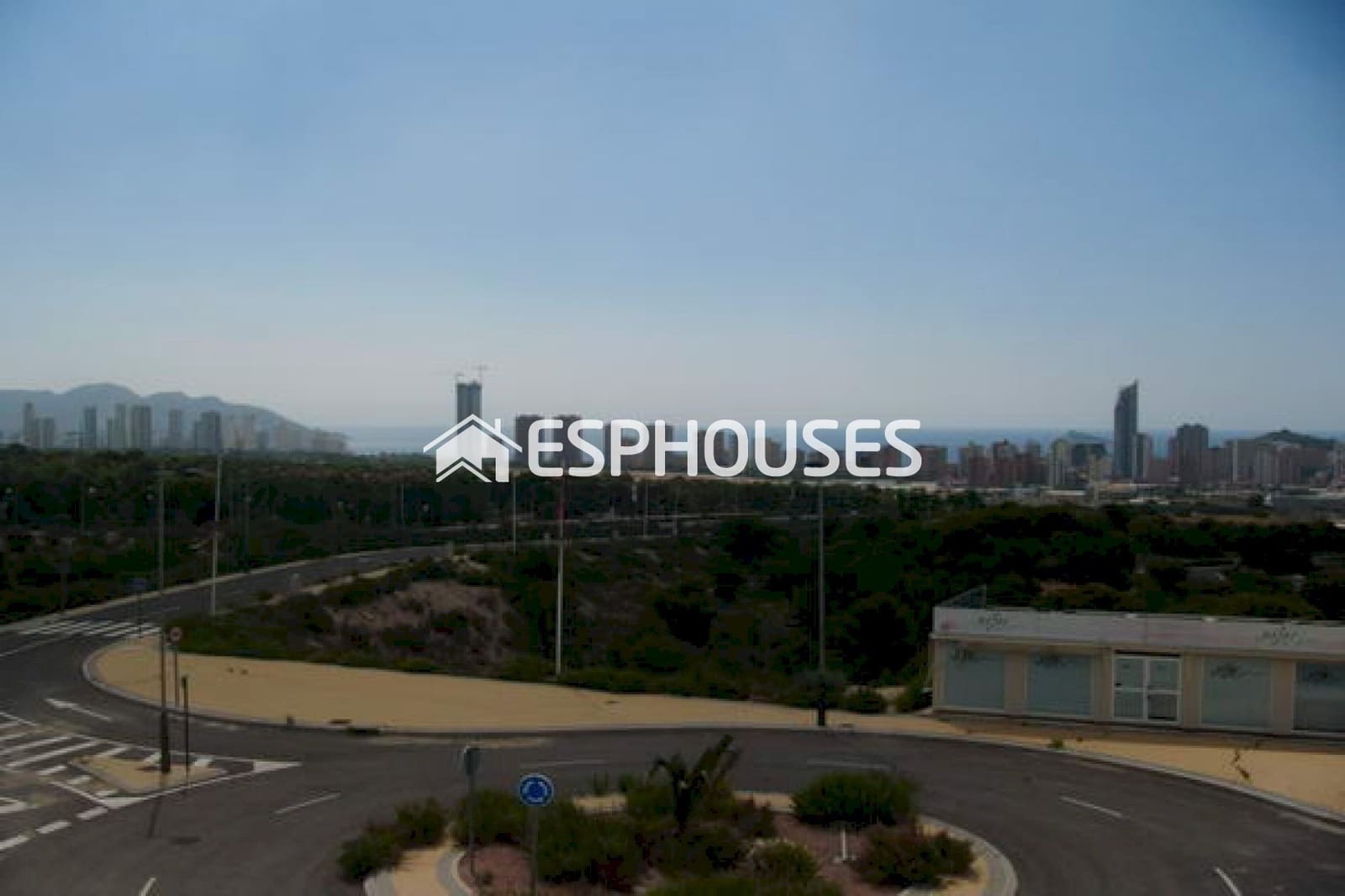 3 bedroom Villa for sale in Finestrat with pool - € 600,000 (Ref: 9445240)