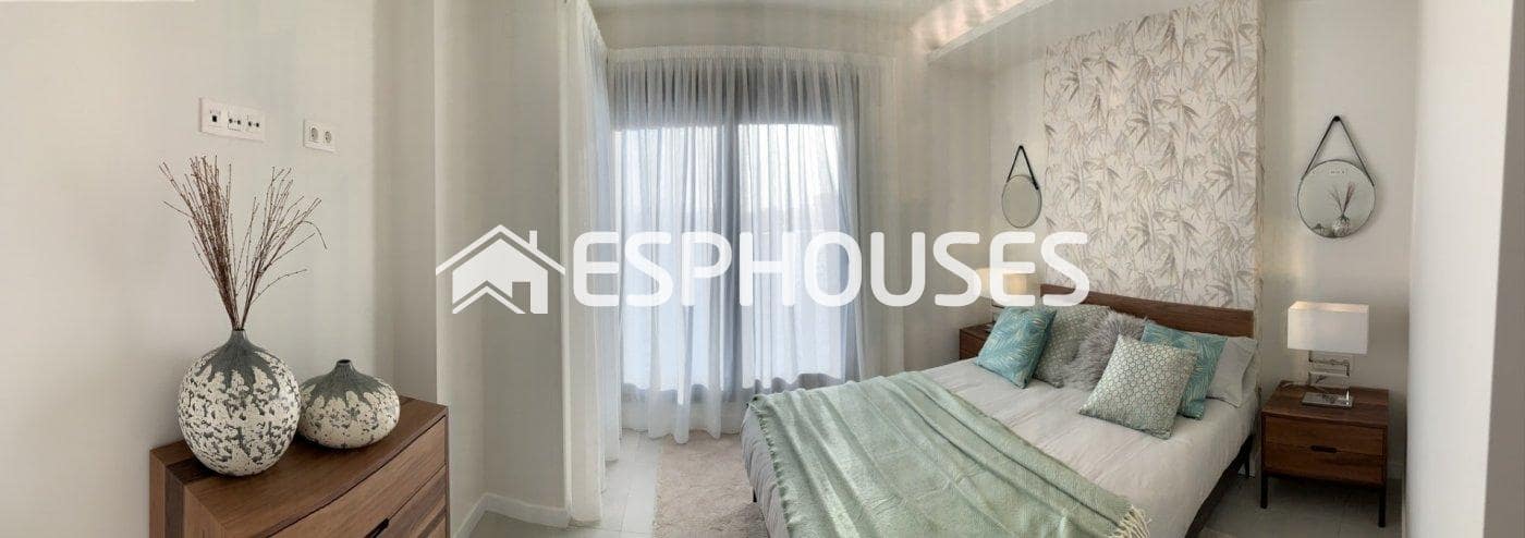 Chalet de 3 habitaciones en Daya Nueva en venta con garaje - 355.000 € (Ref: 9445245)