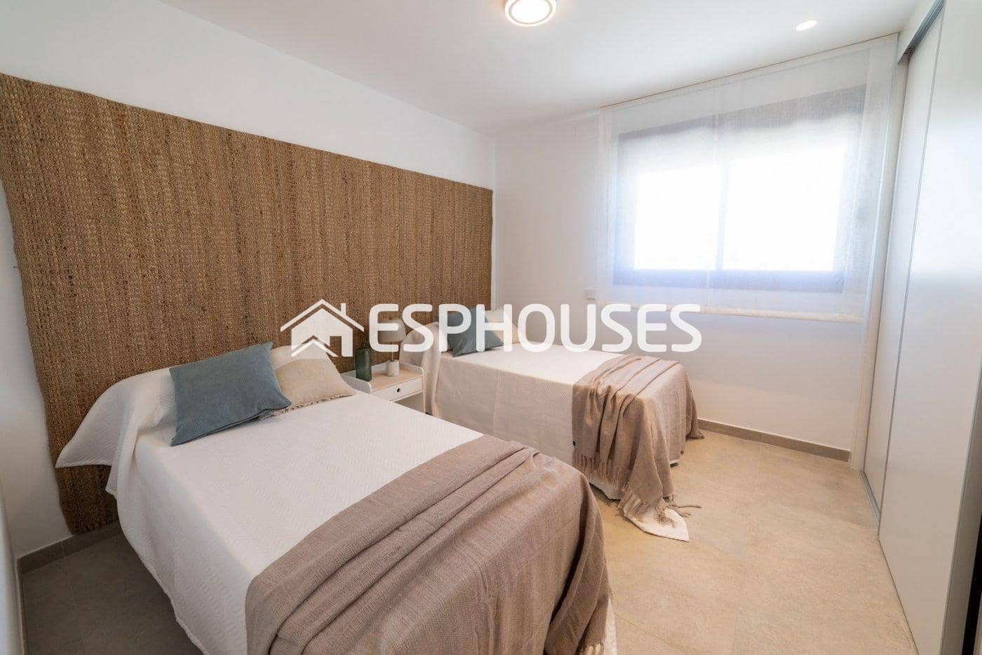 2 slaapkamer Appartement te koop in Santa Pola met zwembad garage - € 395.000 (Ref: 9445248)