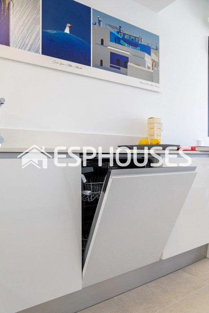 2 slaapkamer Appartement te koop in Santa Pola met zwembad garage - € 395.000 (Ref: 9445248)