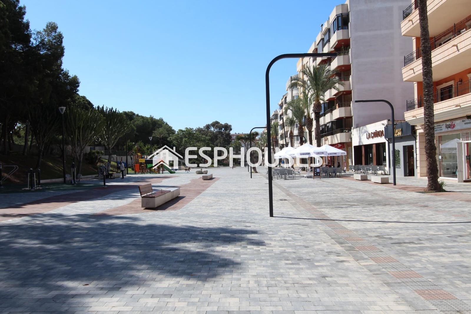 Kommersiell til salgs i Guardamar del Segura - € 99 900 (Ref: 9445252)