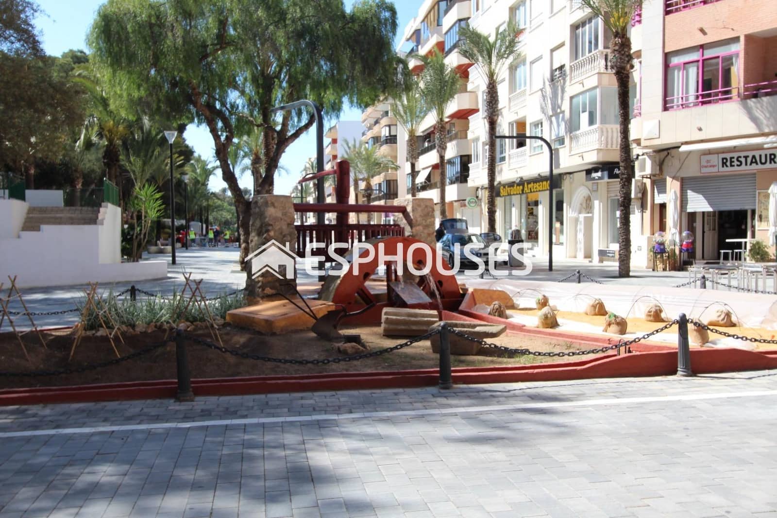 Kommersiell til salgs i Guardamar del Segura - € 99 900 (Ref: 9445252)