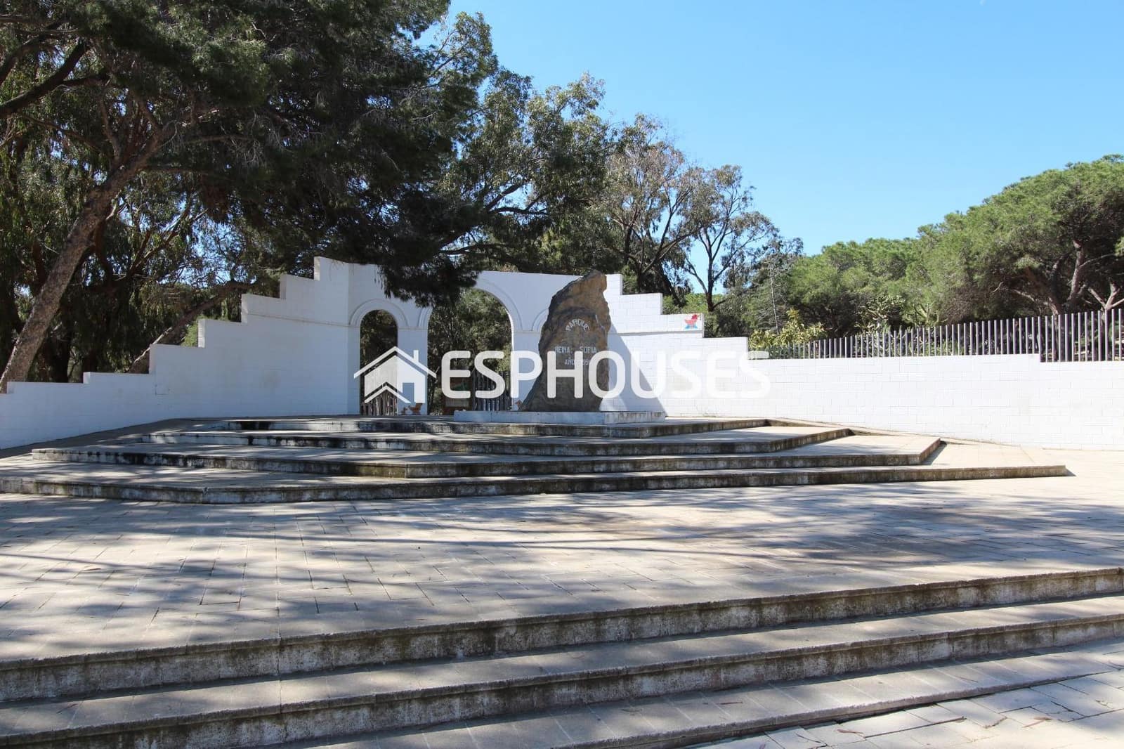 Kommersiell til salgs i Guardamar del Segura - € 99 900 (Ref: 9445252)