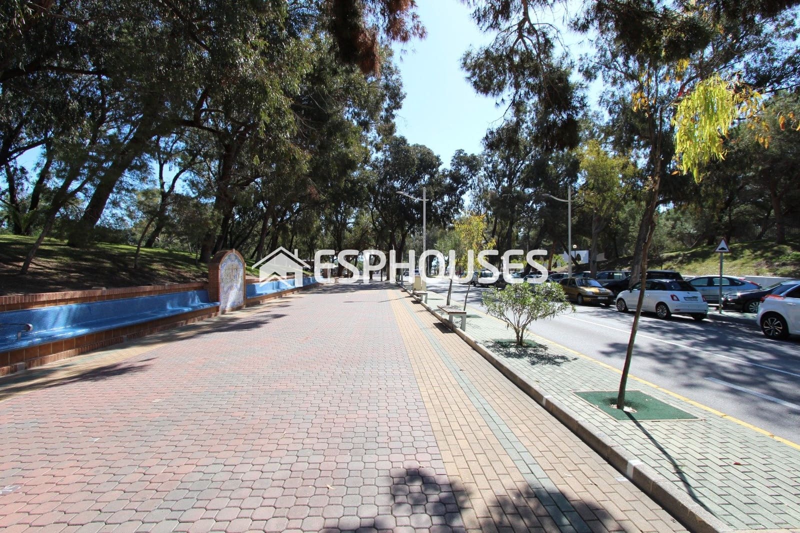 Kommersiell til salgs i Guardamar del Segura - € 99 900 (Ref: 9445252)