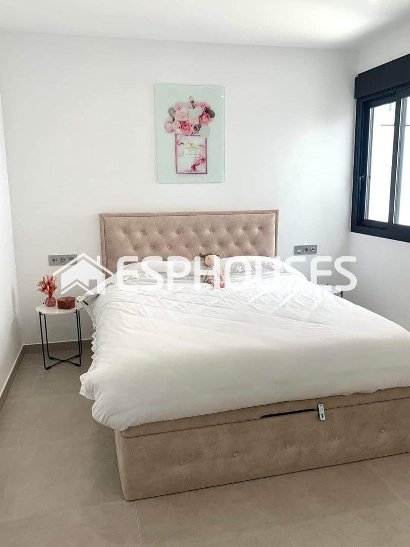 2 bedroom Apartment for sale in Orihuela Costa with pool garage - € 290,000 (Ref: 9445255)