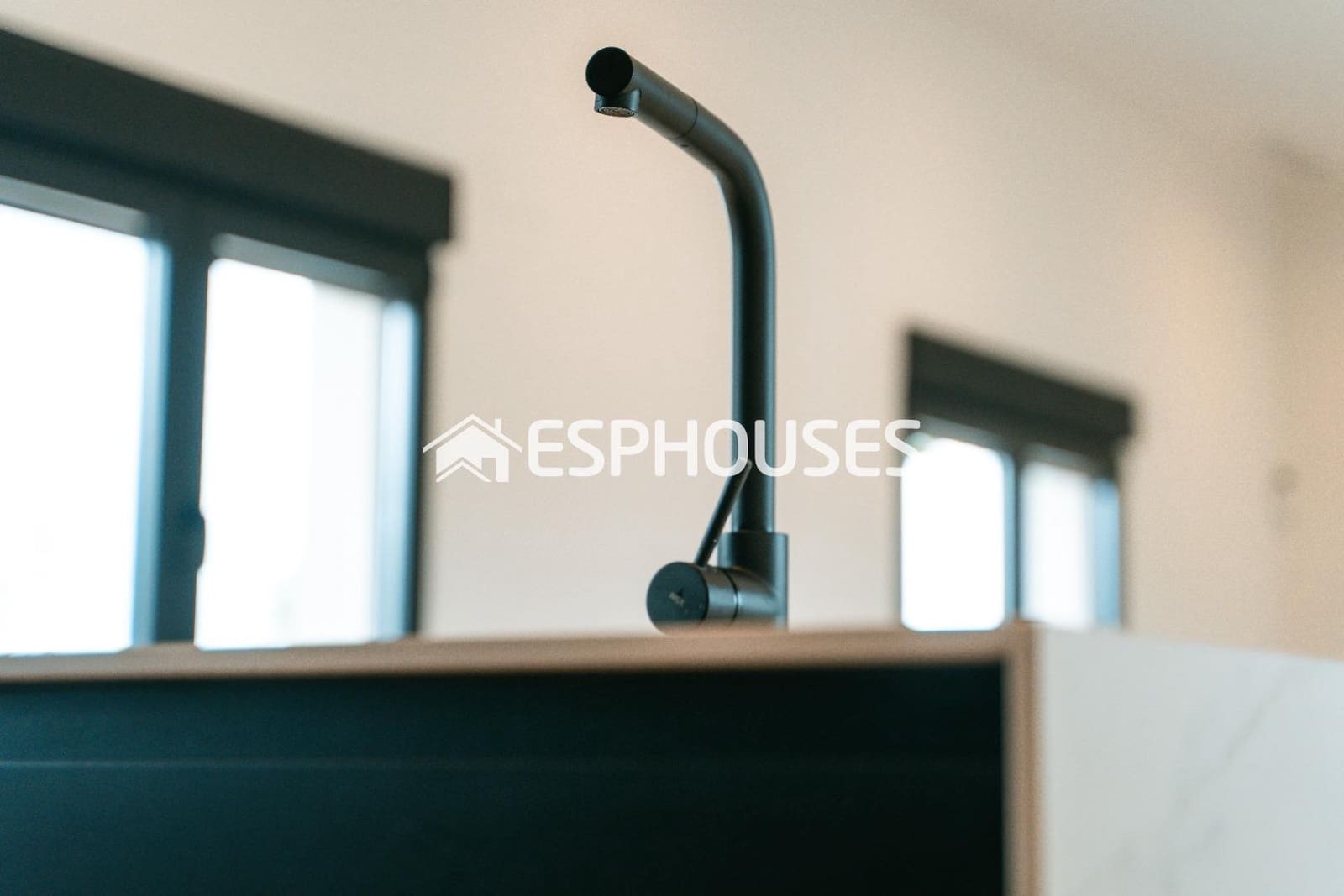 3 bedroom Villa for sale in Pinoso with pool garage - € 450,000 (Ref: 9445265)