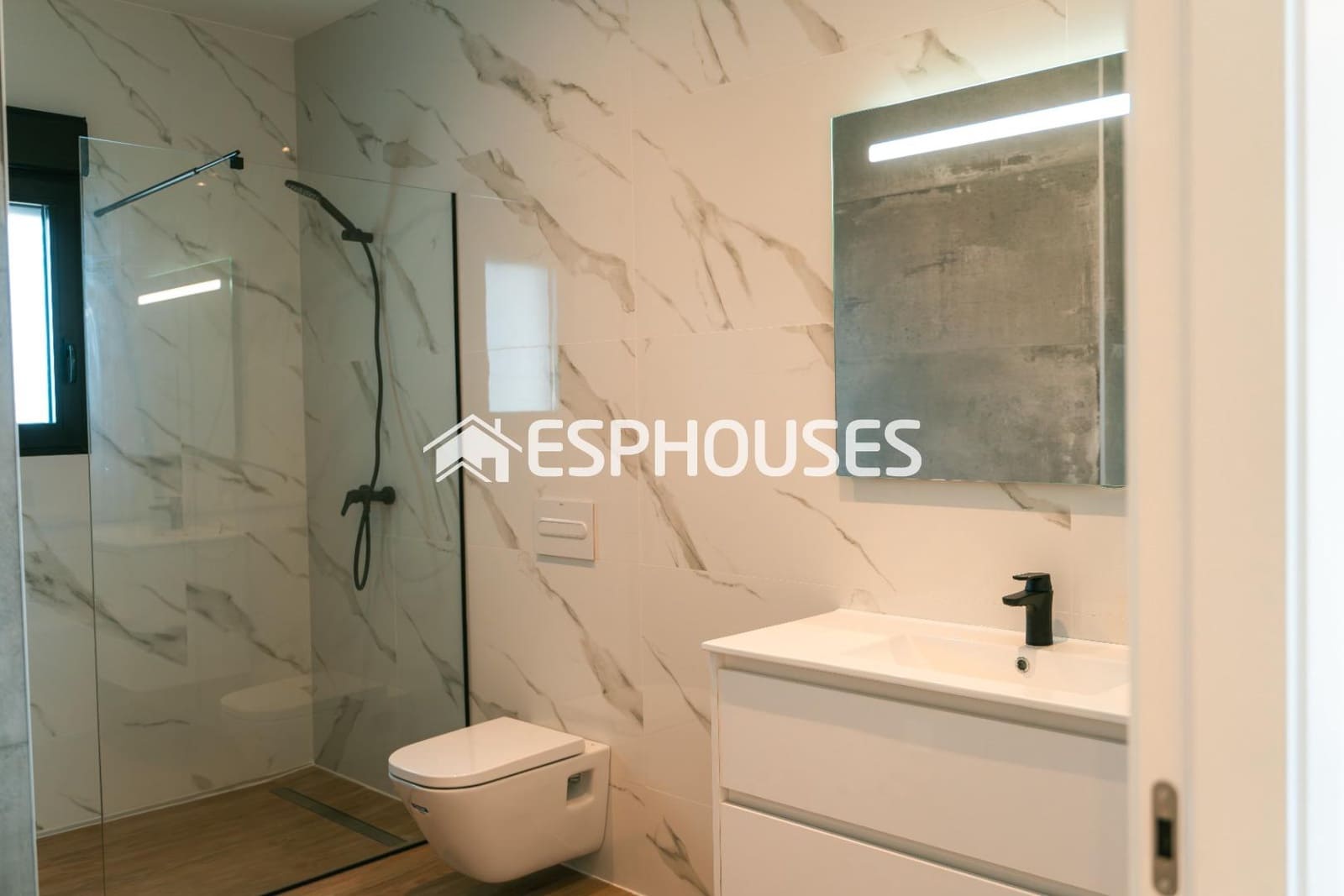 3 bedroom Villa for sale in Pinoso with pool garage - € 450,000 (Ref: 9445265)