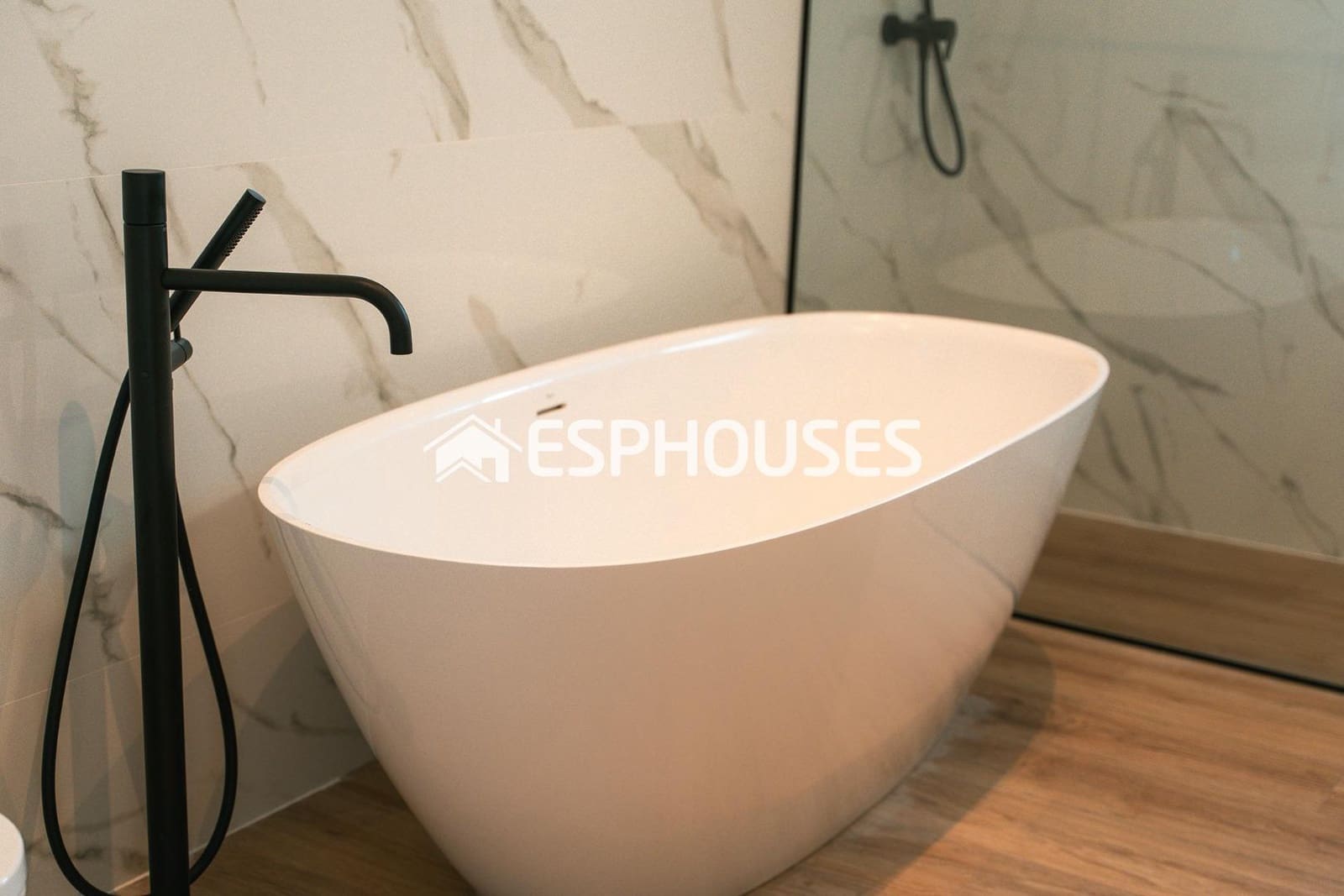 3 bedroom Villa for sale in Pinoso with pool garage - € 450,000 (Ref: 9445265)