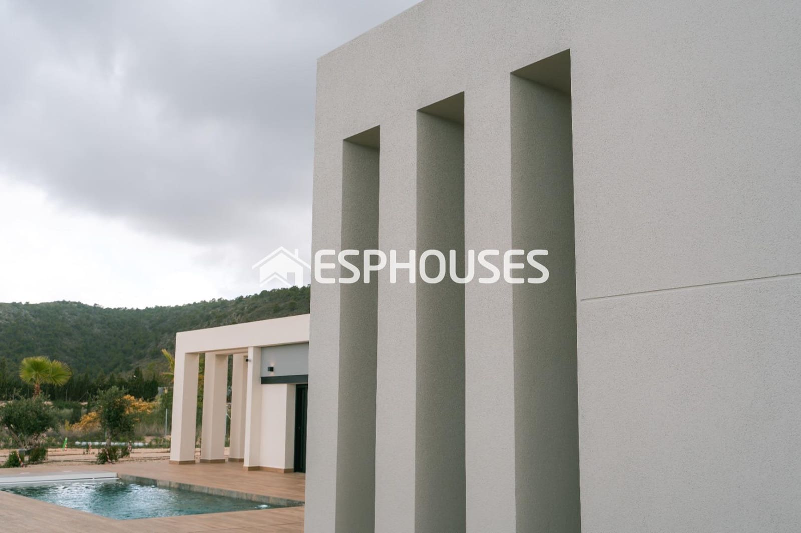 3 bedroom Villa for sale in Pinoso with pool garage - € 450,000 (Ref: 9445265)