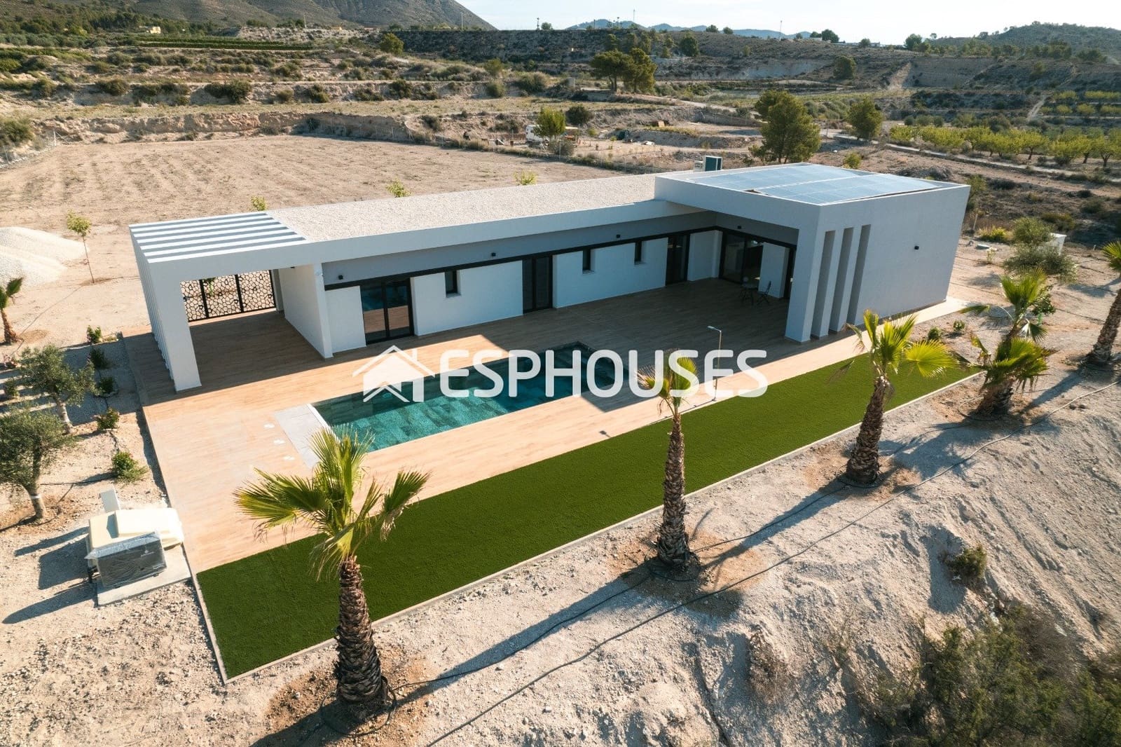 3 bedroom Villa for sale in Pinoso with pool - € 465,000 (Ref: 9445265)