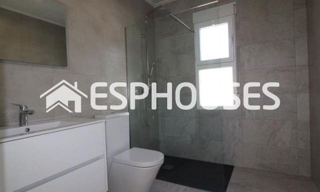 3 Zimmer Villa zu verkaufen in Pinoso mit Pool Garage - 335.000 € (Ref: 9445269)