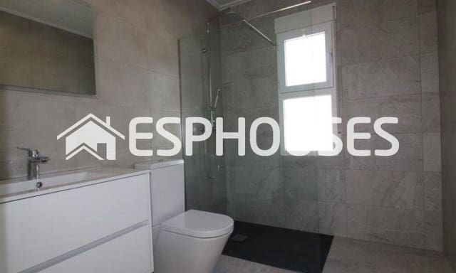 3 bedroom Villa for sale in Pinoso with pool - € 350,000 (Ref: 9445269)