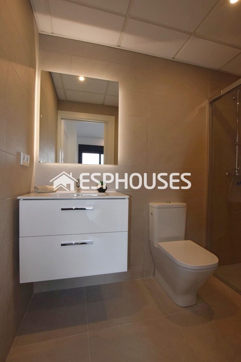 2 slaapkamer Appartement te koop in Torrevieja met zwembad garage - € 285.000 (Ref: 9445278)