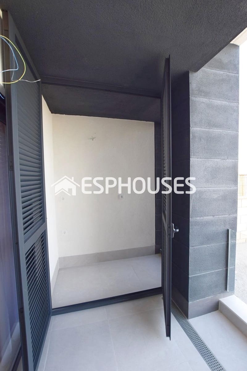 2 slaapkamer Appartement te koop in Torrevieja met zwembad garage - € 285.000 (Ref: 9445278)