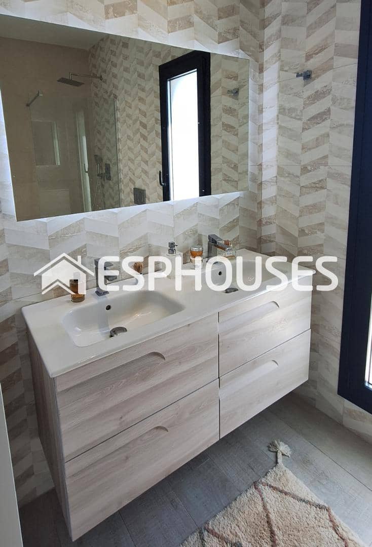 5 makuuhuone Huvila myytävänä paikassa Finestrat mukana uima-altaan 
autotalli - 1 100 000 € (Ref: 9445282)