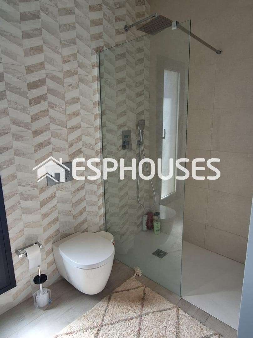 5 makuuhuone Huvila myytävänä paikassa Finestrat mukana uima-altaan 
autotalli - 1 100 000 € (Ref: 9445282)