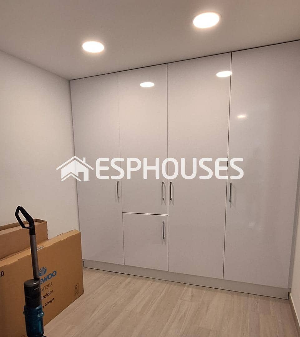 5 makuuhuone Huvila myytävänä paikassa Finestrat mukana uima-altaan 
autotalli - 1 100 000 € (Ref: 9445282)