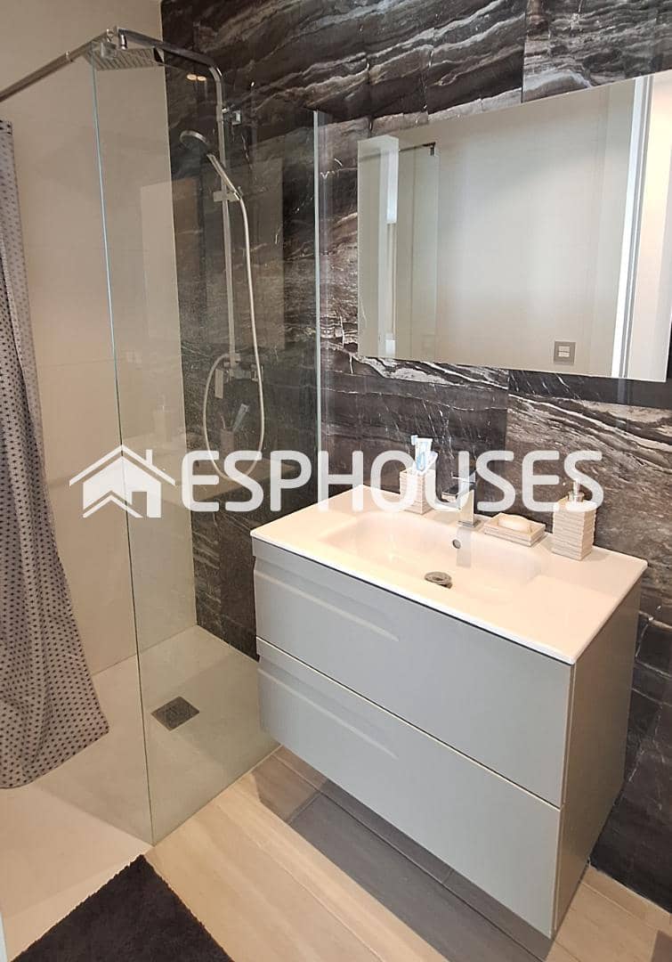 5 makuuhuone Huvila myytävänä paikassa Finestrat mukana uima-altaan 
autotalli - 1 100 000 € (Ref: 9445282)