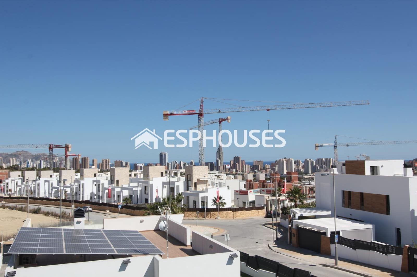 5 makuuhuone Huvila myytävänä paikassa Finestrat mukana uima-altaan 
autotalli - 1 100 000 € (Ref: 9445282)