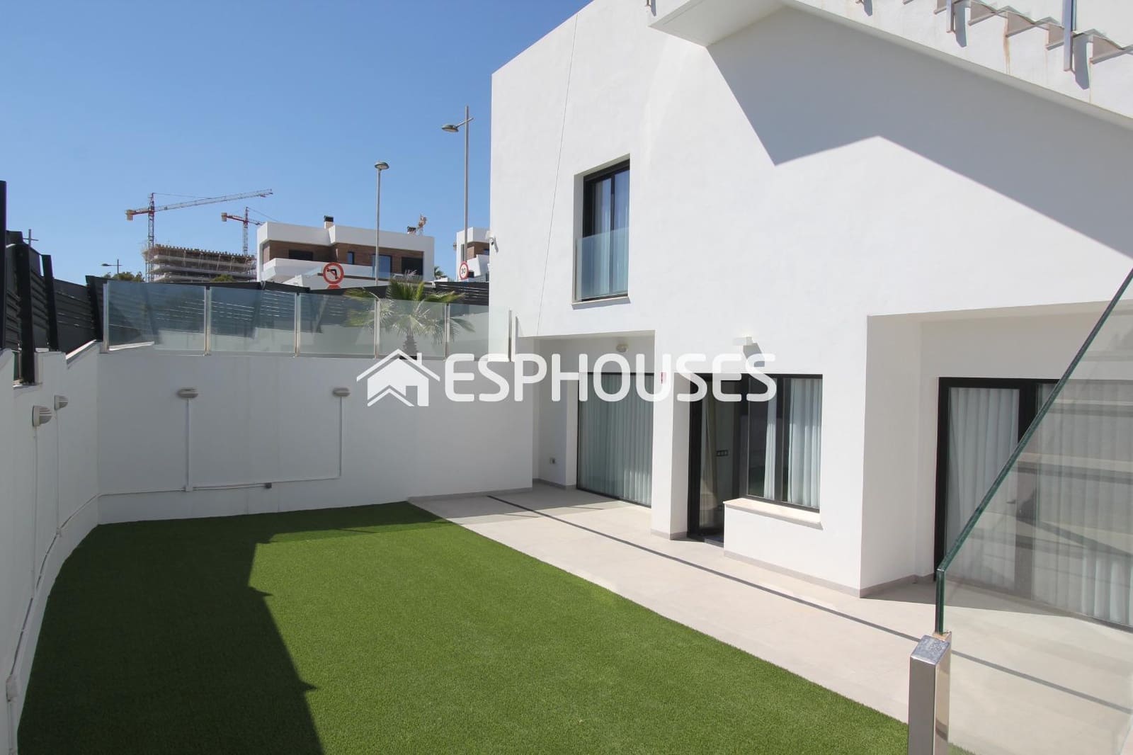 5 makuuhuone Huvila myytävänä paikassa Finestrat mukana uima-altaan 
autotalli - 1 100 000 € (Ref: 9445282)