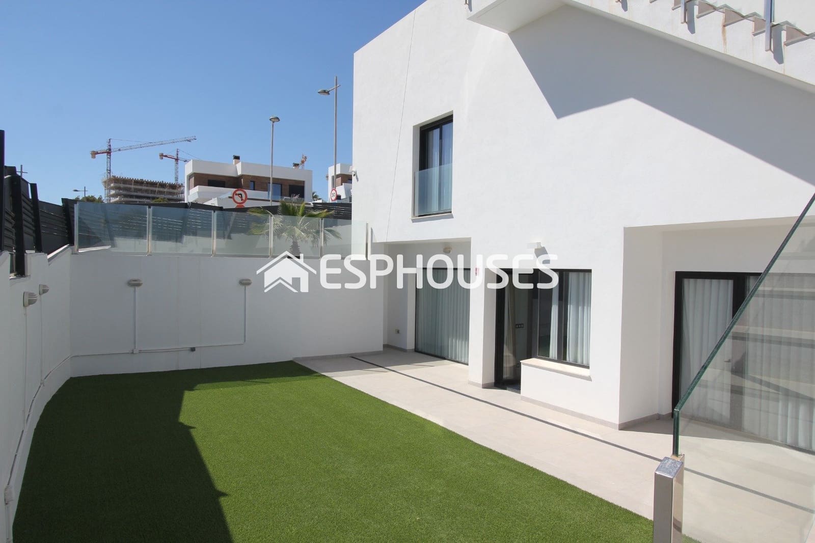 5 bedroom Villa for sale in Finestrat with pool garage - € 1,100,000 (Ref: 9445282)