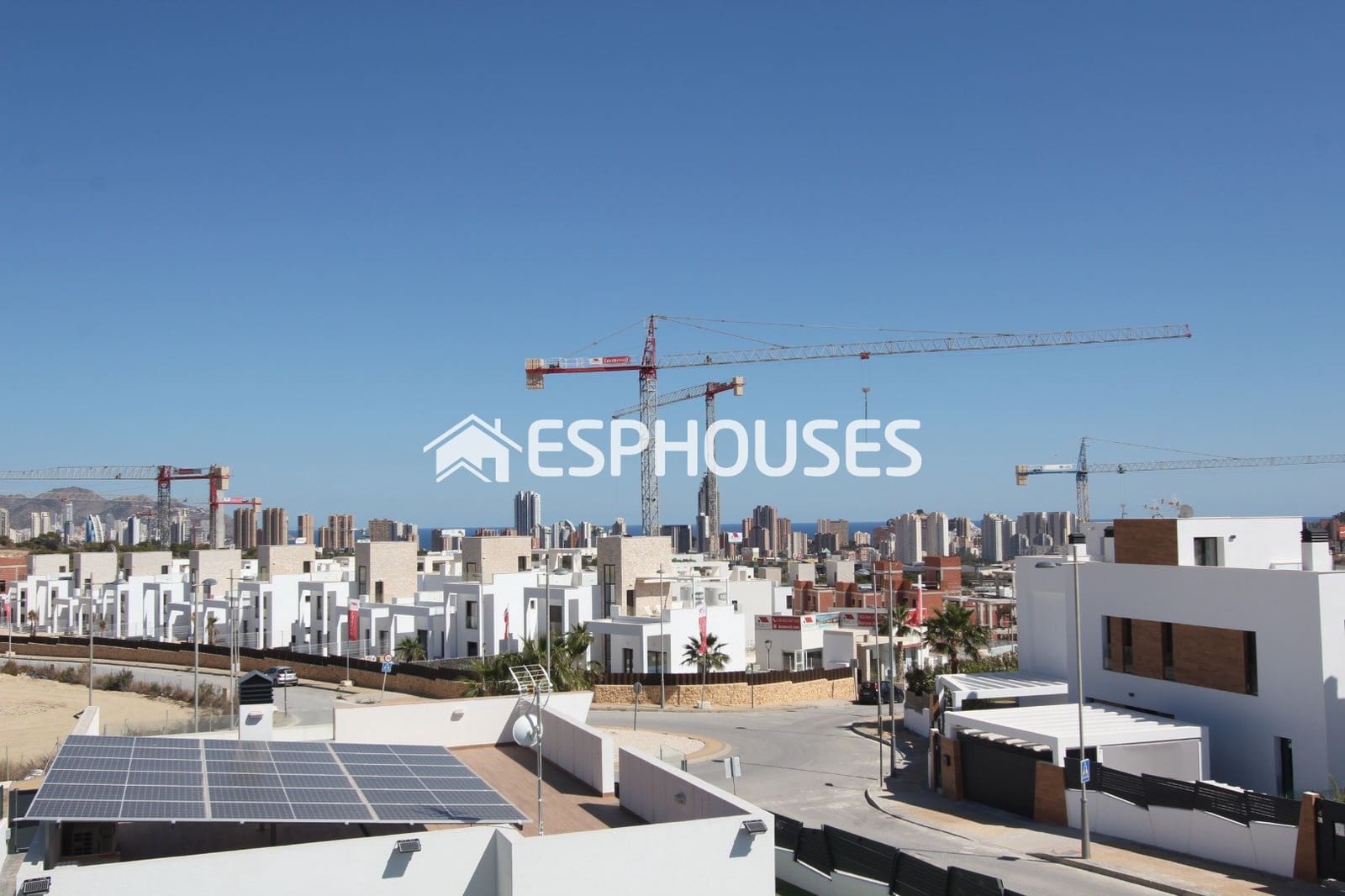 5 bedroom Villa for sale in Finestrat with pool garage - € 1,100,000 (Ref: 9445282)