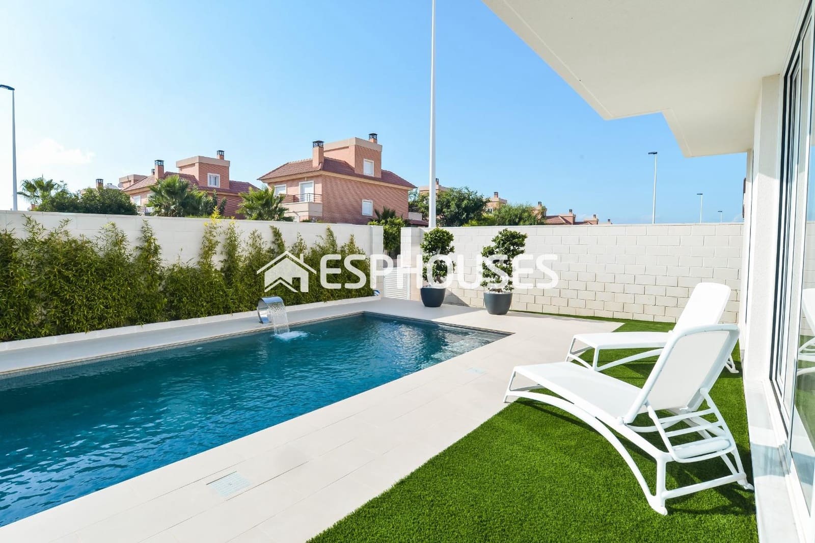 4 sovrum Villa till salu i Gran Alacant med pool - 640 000 € (Ref: 9445287)