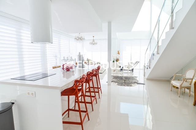 Chalet de 4 habitaciones en Monte y Mar, Santa Pola en venta con piscina - 805.000 € (Ref: 9445287)