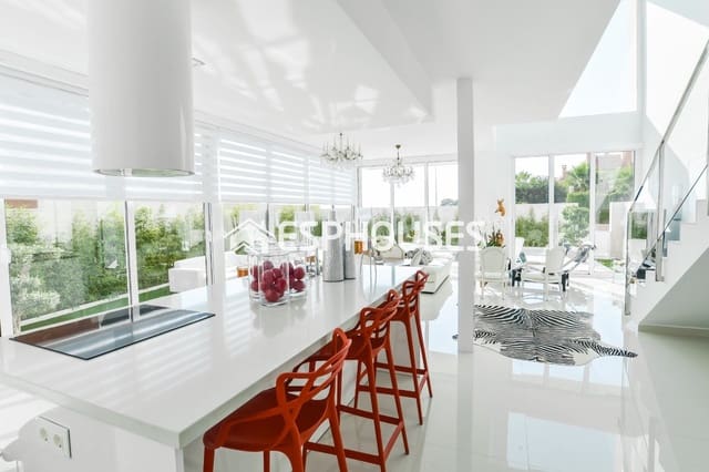 Chalet de 4 habitaciones en Monte y Mar, Santa Pola en venta con piscina - 805.000 € (Ref: 9445287)