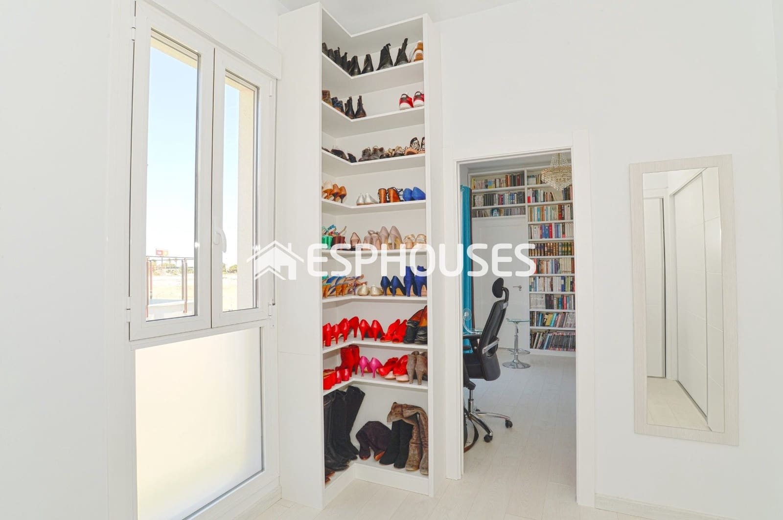 4 sovrum Villa till salu i Gran Alacant med pool - 805 000 € (Ref: 9445287)