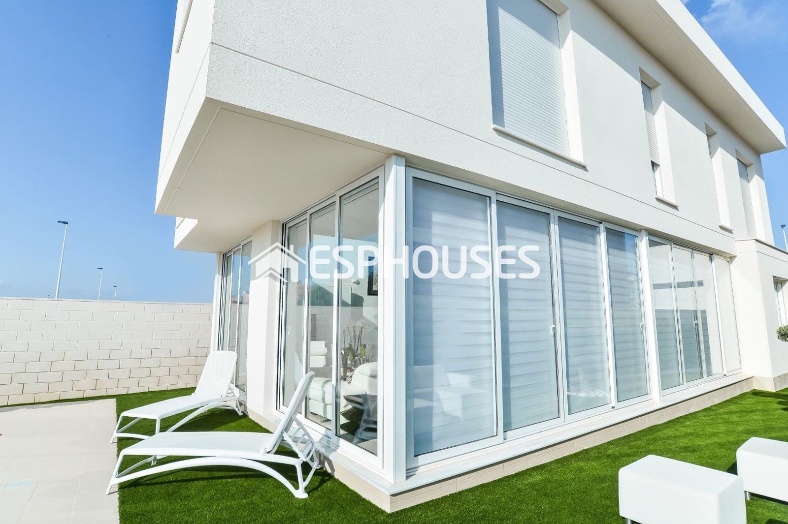 4 sovrum Villa till salu i Gran Alacant med pool - 805 000 € (Ref: 9445287)