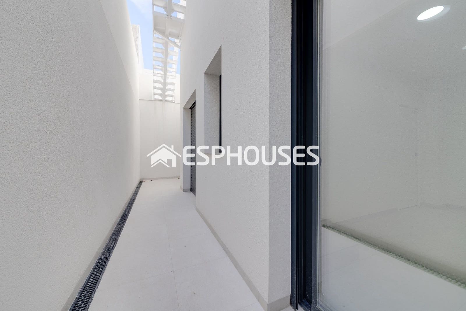 2 soveværelse Villa til salg i Ciudad Quesada med swimmingpool garage - € 475.000 (Ref: 9445301)
