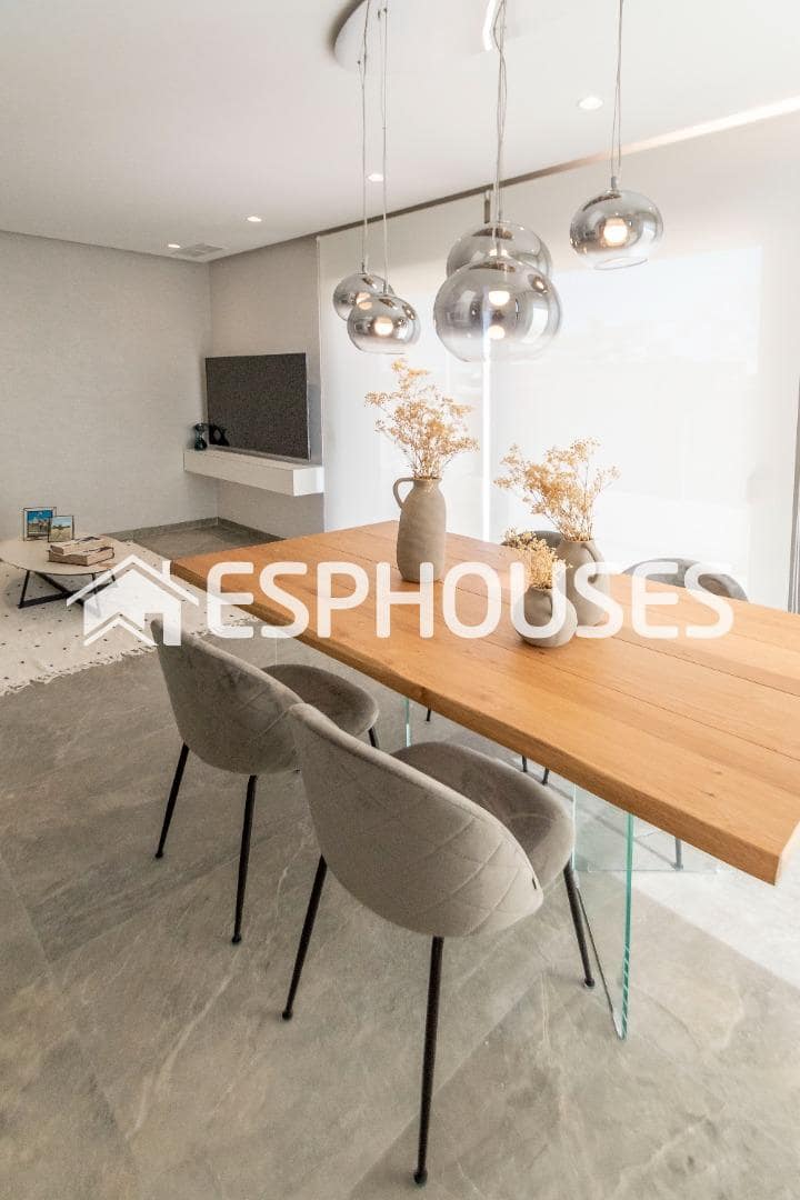 3 slaapkamer Villa te koop in Pilar de la Horadada met zwembad garage - € 519.900 (Ref: 9445306)