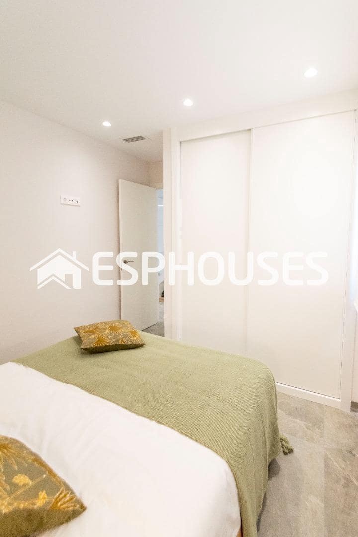 3 slaapkamer Villa te koop in Pilar de la Horadada met zwembad garage - € 519.900 (Ref: 9445306)