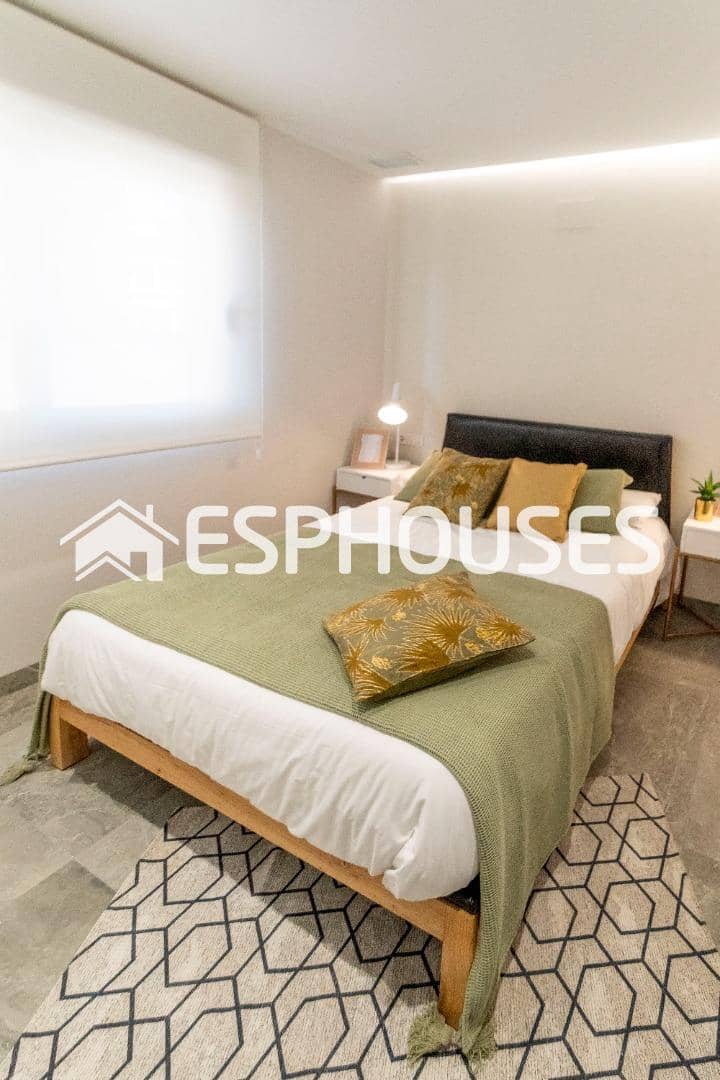 3 slaapkamer Villa te koop in Pilar de la Horadada met zwembad garage - € 519.900 (Ref: 9445306)