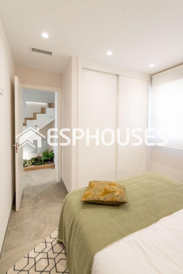 3 slaapkamer Villa te koop in Pilar de la Horadada met zwembad garage - € 519.900 (Ref: 9445306)