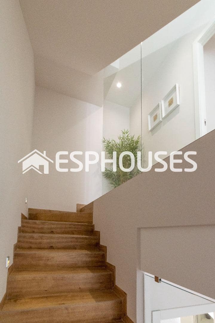 3 slaapkamer Villa te koop in Pilar de la Horadada met zwembad garage - € 519.900 (Ref: 9445306)