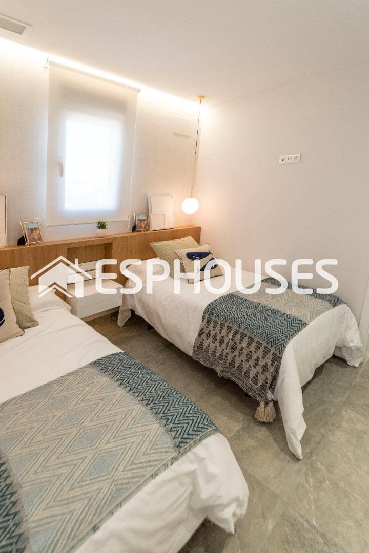 3 slaapkamer Villa te koop in Pilar de la Horadada met zwembad garage - € 519.900 (Ref: 9445306)