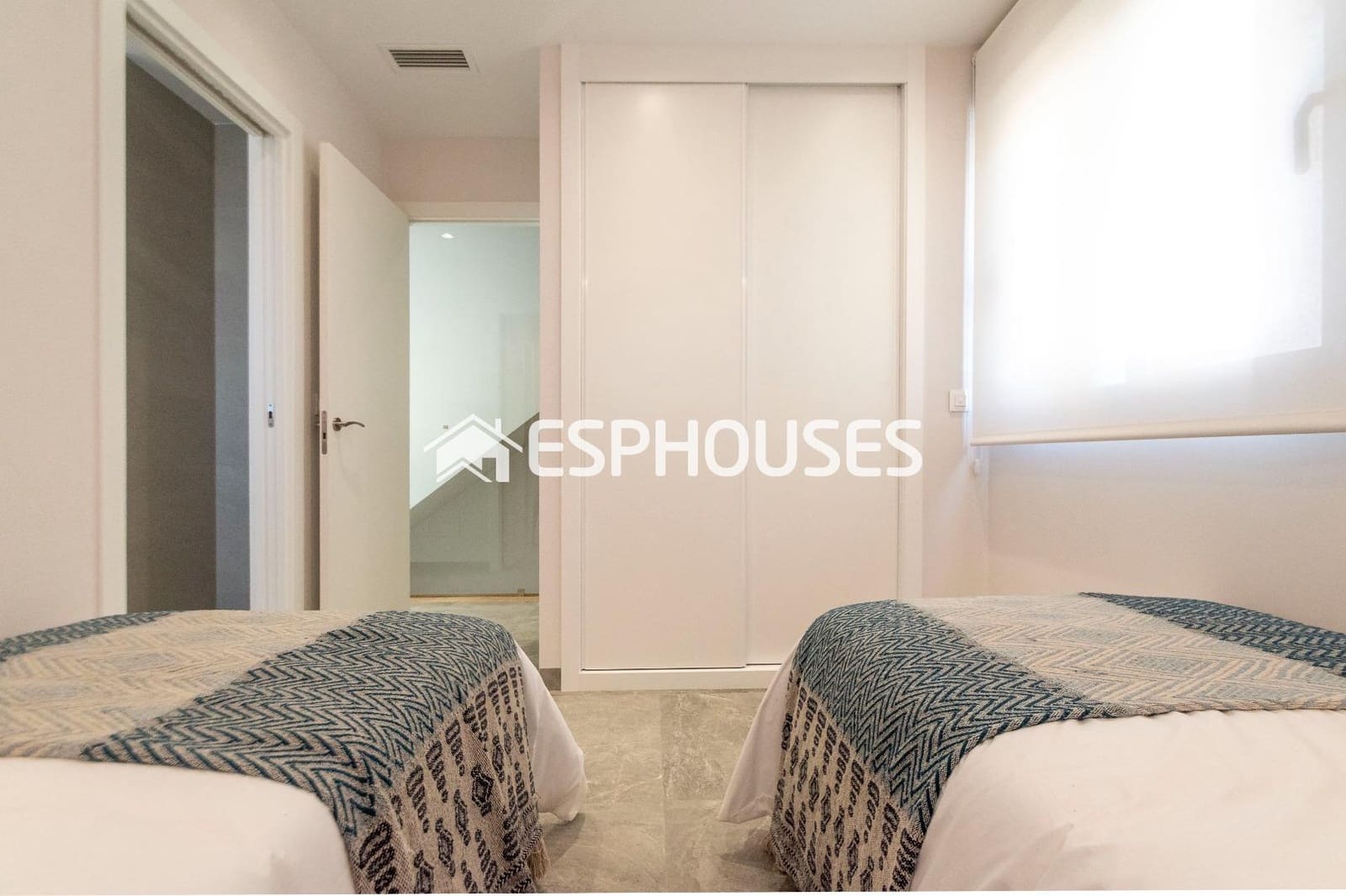 3 slaapkamer Villa te koop in Pilar de la Horadada met zwembad garage - € 519.900 (Ref: 9445306)