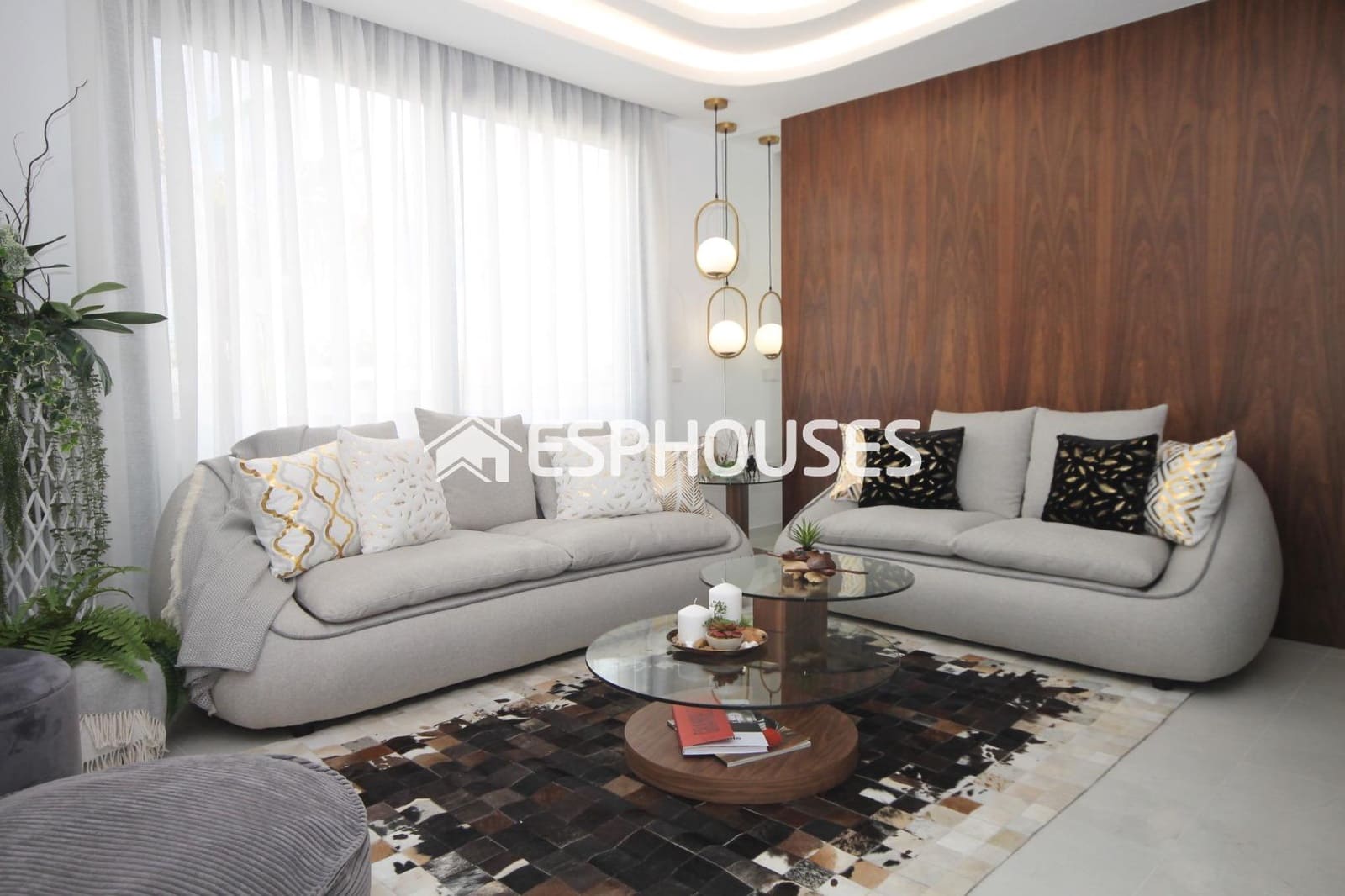 3 slaapkamer Villa te koop in Torrevieja met zwembad - € 509.000 (Ref: 9445307)