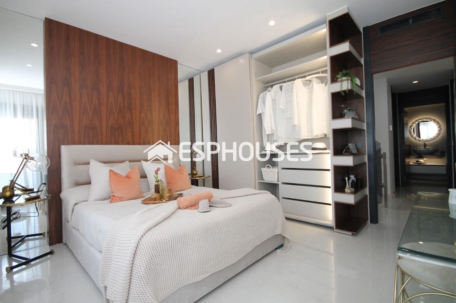 3 slaapkamer Villa te koop in Torrevieja met zwembad - € 509.000 (Ref: 9445307)